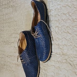 Vintage blue woven loafers